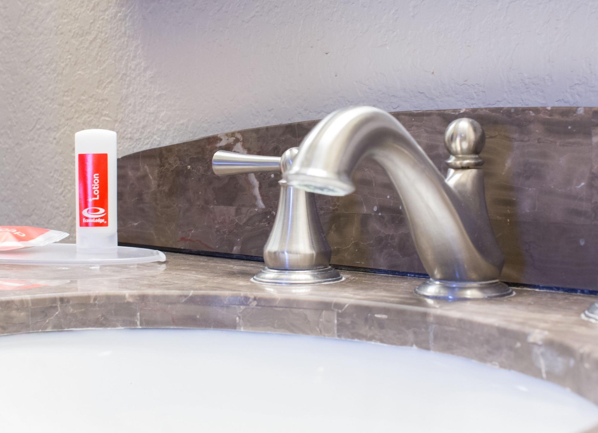 Econo Lodge Inn & Suites ג'ופלין מראה חיצוני תמונה